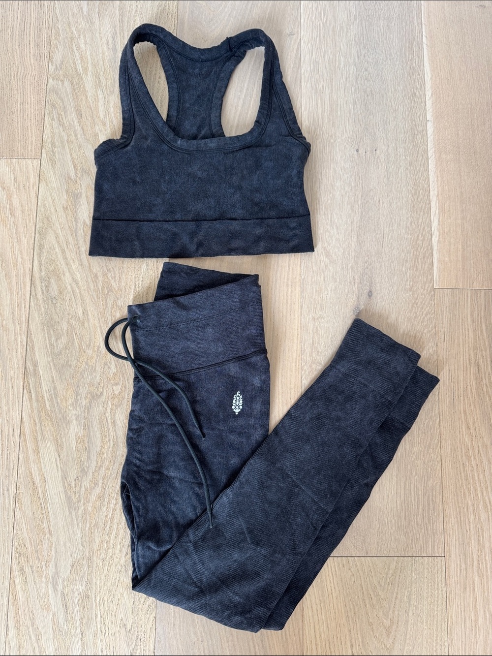 Free People Movement active set